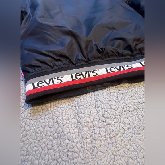 Levi’s Big Boys Bomber Jacket Black And Red Graphic Print Logo Size Small 8-10 Y - Picture 11 of 13